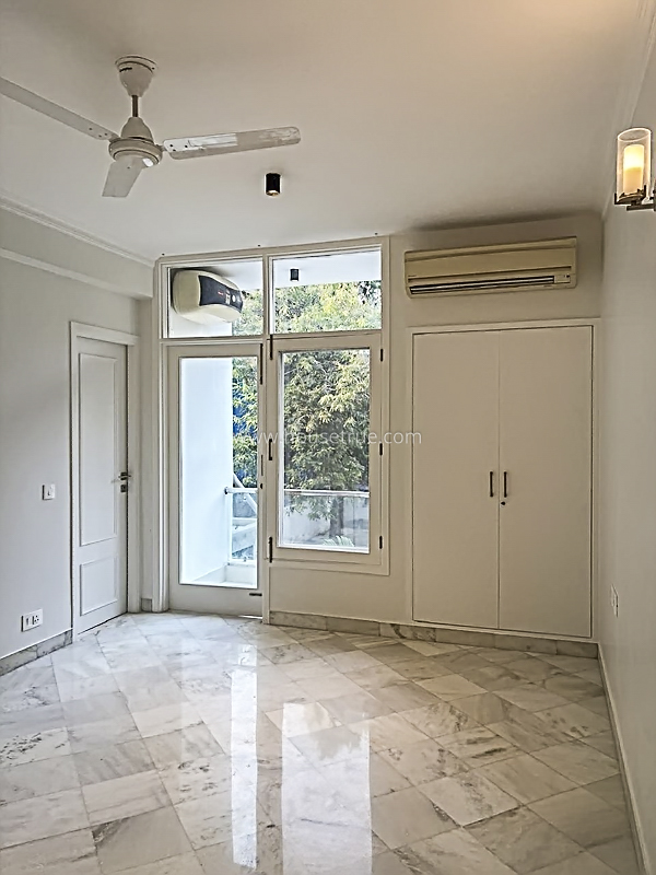 4 BHK Flat For Rent in Vasant Vihar