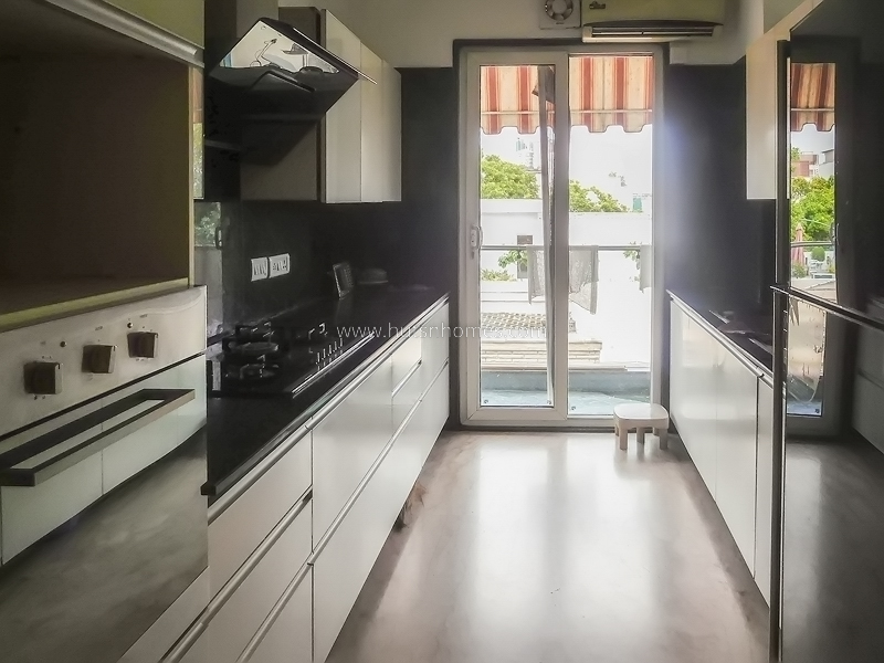 4 BHK Flat For Sale in Vasant Vihar