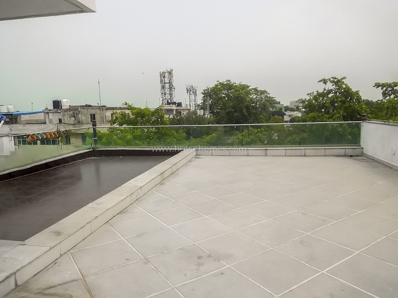 4 BHK Flat For Sale in Vasant Vihar