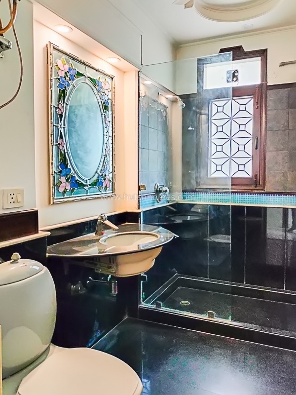 3 BHK Flat For Rent in New Friends Colony
