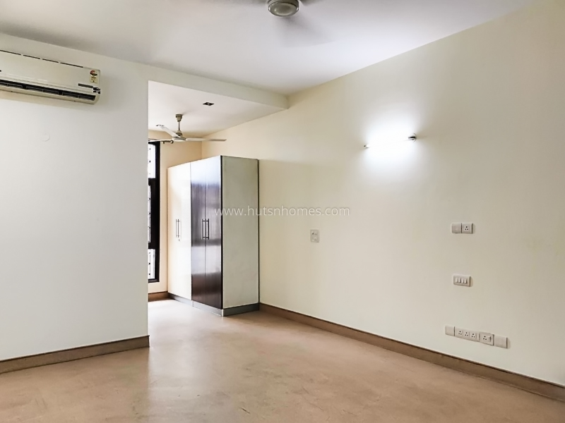 3 BHK Flat For Rent in New Friends Colony