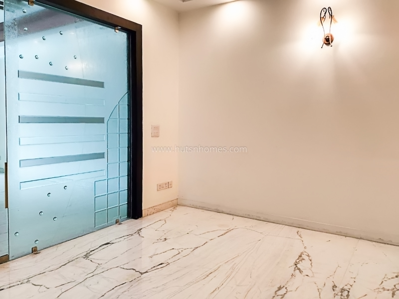 3 BHK Flat For Rent in New Friends Colony