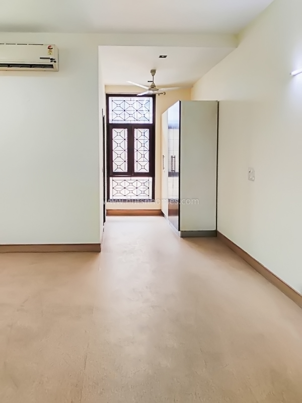 3 BHK Flat For Rent in New Friends Colony
