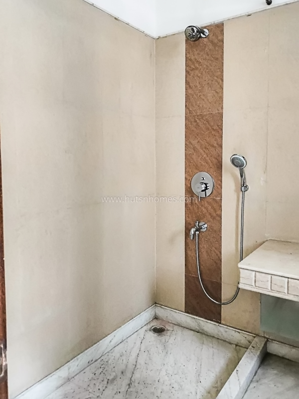 3 BHK Flat For Rent in New Friends Colony