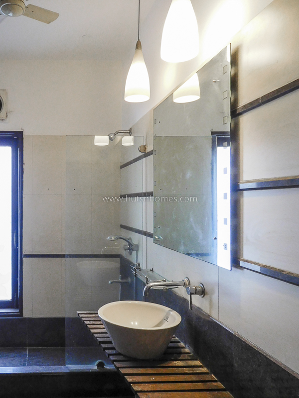 4 BHK Flat For Sale in New Friends Colony
