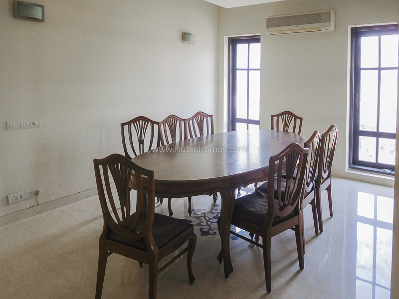 4 BHK Flat For Sale in New Friends Colony