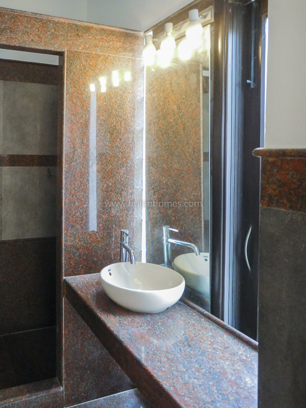 4 BHK Flat For Sale in New Friends Colony