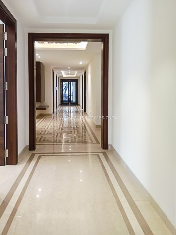 4 BHK Duplex For Rent in Vasant Vihar