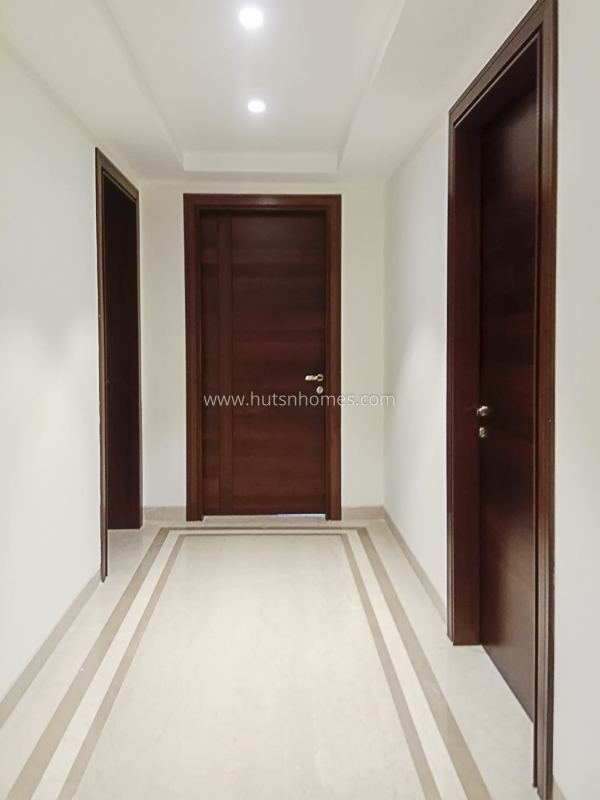 4 BHK Duplex For Rent in Vasant Vihar