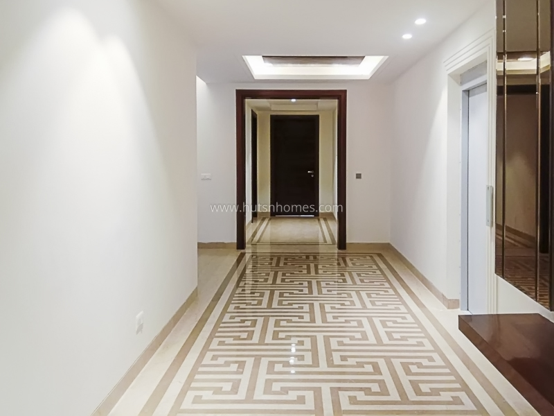 4 BHK Duplex For Rent in Vasant Vihar