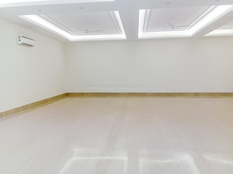 4 BHK Duplex For Rent in Vasant Vihar