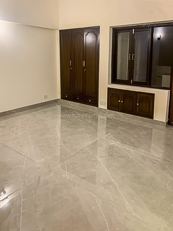 3 BHK Flat For Rent in Green Park Extension