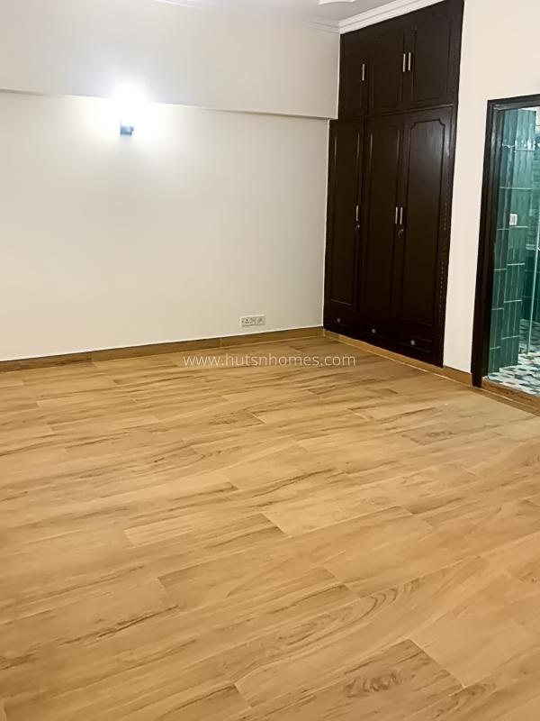3 BHK Flat For Rent in Green Park Extension