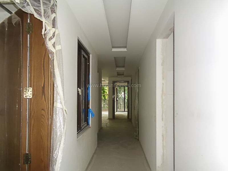 3 BHK Flat For Sale in Sarvapriya Vihar