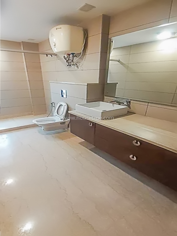 3 BHK Builder Floor For Rent in Defence Colony