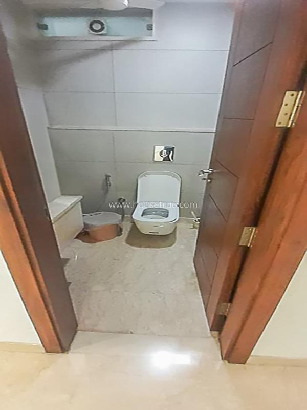 3 BHK Builder Floor For Rent in Defence Colony