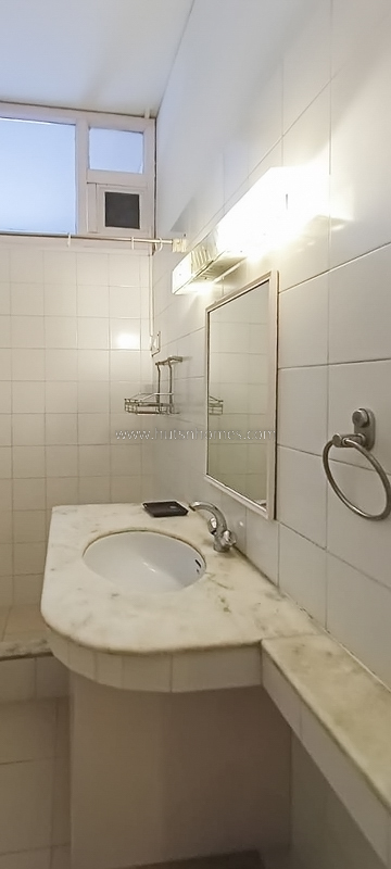 2 BHK Flat For Rent in Defence Colony