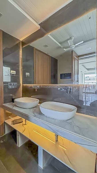 3 BHK Builder Floor For Rent in Defence Colony