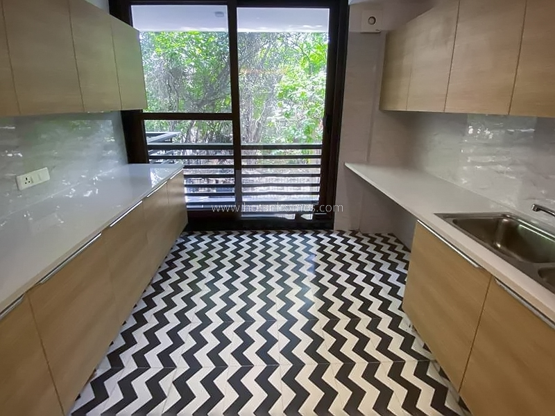 3 BHK Flat For Sale in Gulmohar Park