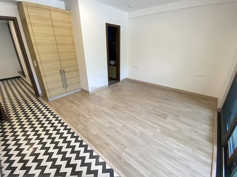 3 BHK Flat For Sale in Gulmohar Park