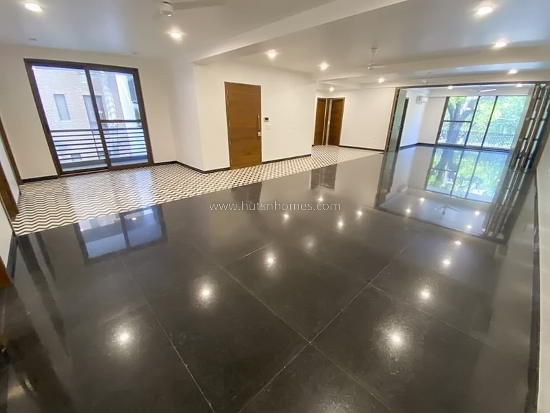 3 BHK Flat For Sale in Gulmohar Park
