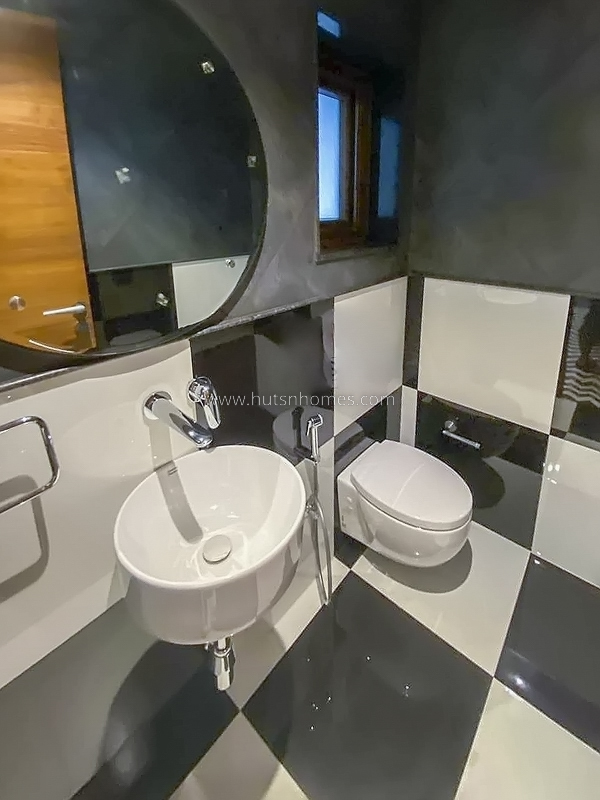 3 BHK Flat For Sale in Gulmohar Park