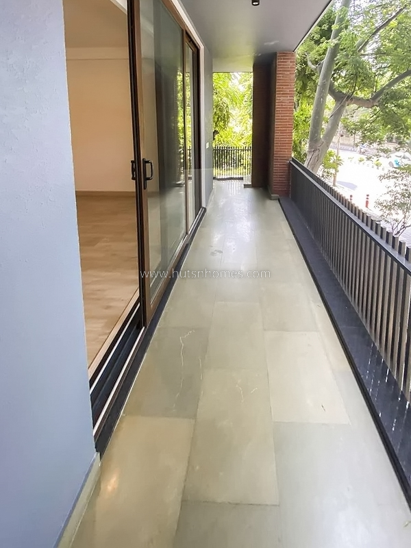 3 BHK Flat For Sale in Gulmohar Park