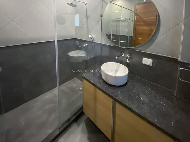 3 BHK Flat For Sale in Gulmohar Park