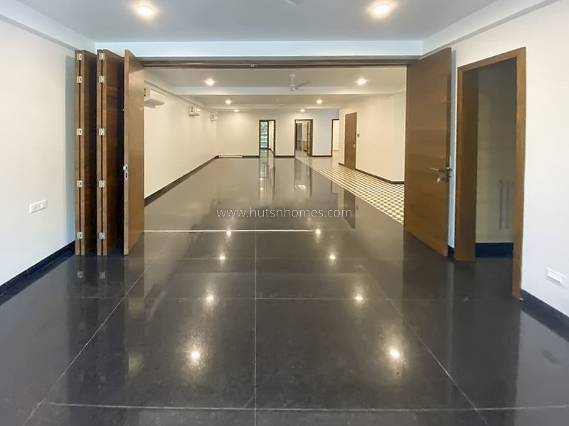3 BHK Flat For Sale in Gulmohar Park