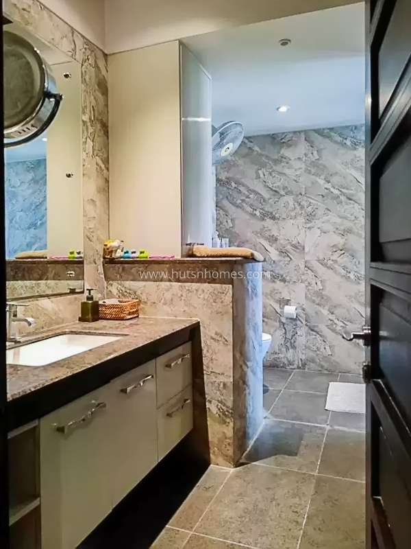 8 BHK House For Sale in Neeti Bagh