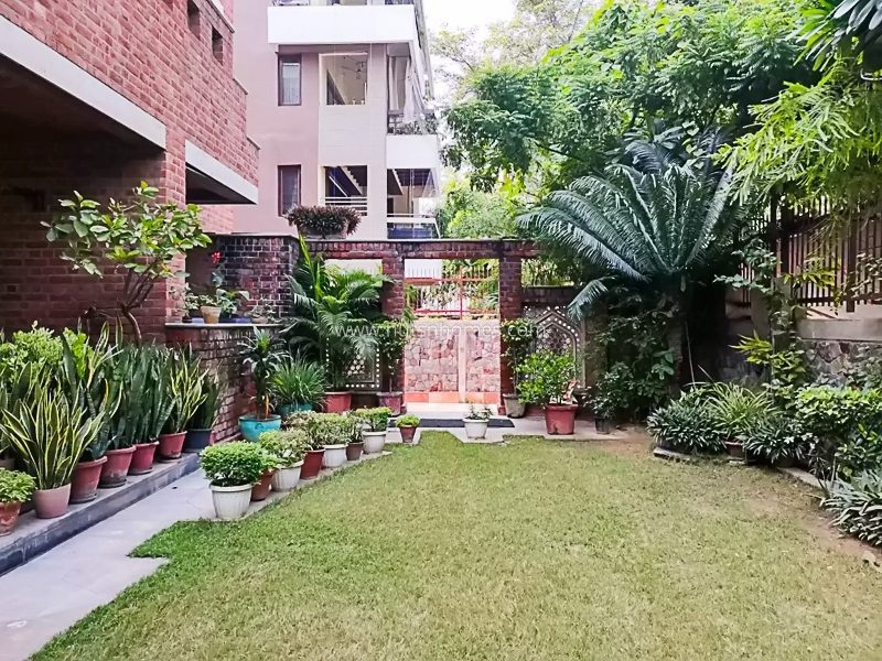 8 BHK House For Sale in Neeti Bagh
