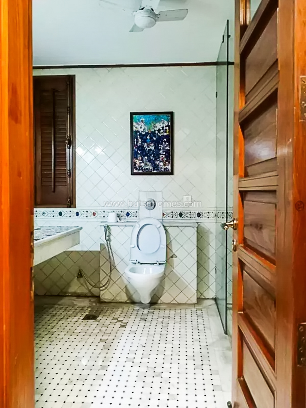 8 BHK House For Sale in Neeti Bagh