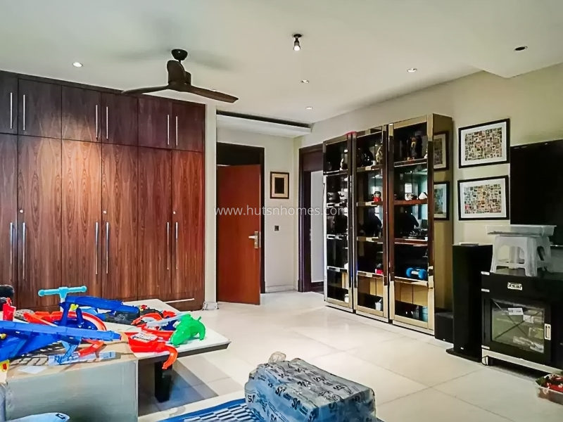8 BHK House For Sale in Neeti Bagh