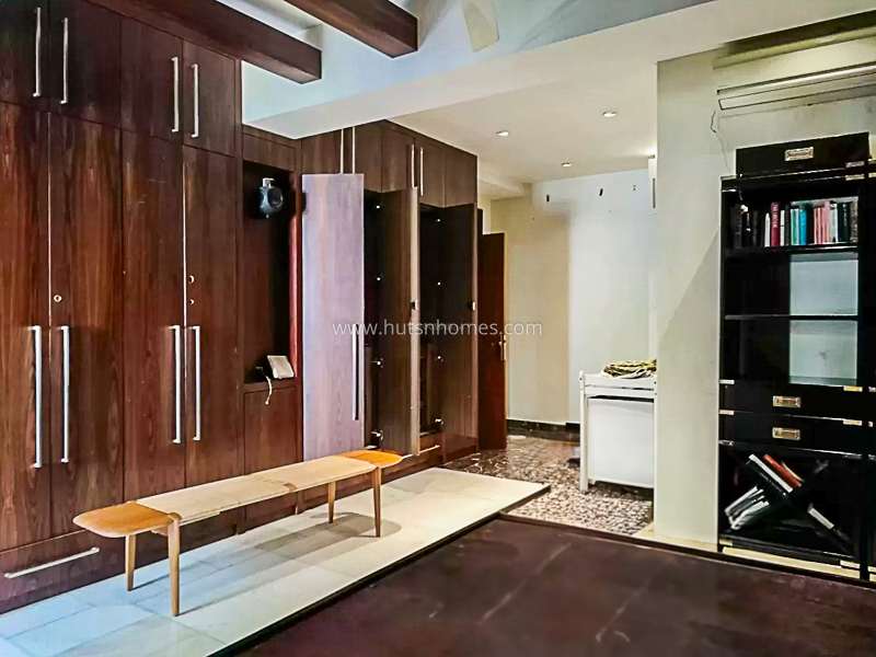 8 BHK House For Sale in Neeti Bagh