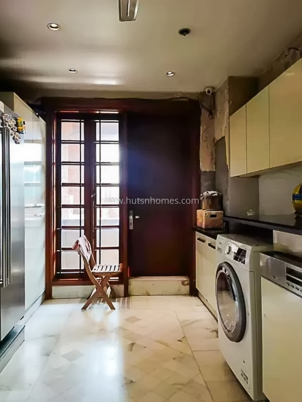 8 BHK House For Sale in Neeti Bagh