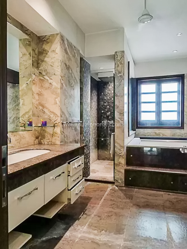 8 BHK House For Sale in Neeti Bagh