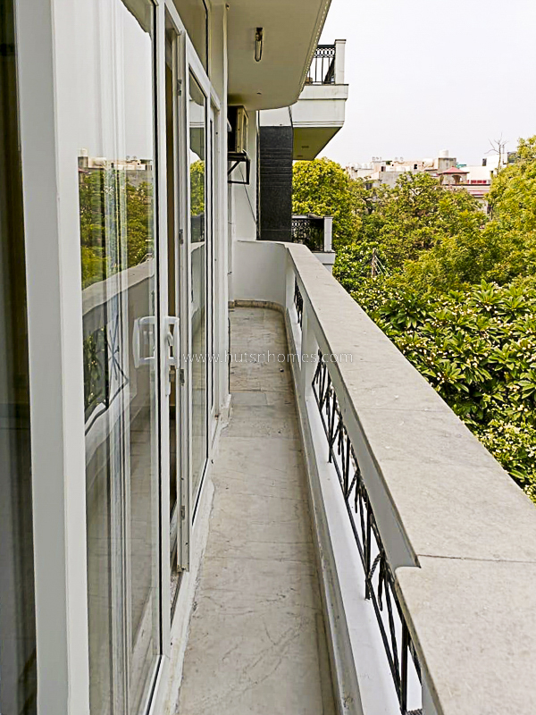 3 BHK Flat For Sale in Defence Colony
