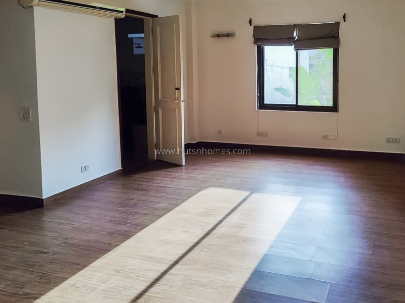 3 BHK Builder Floor For Sale in Nizamuddin East