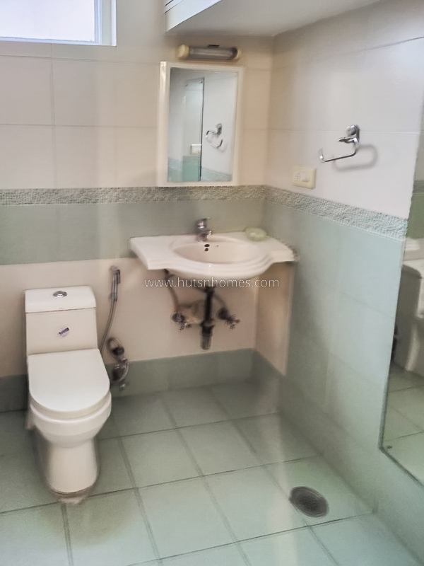 3 BHK Builder Floor For Sale in Nizamuddin East
