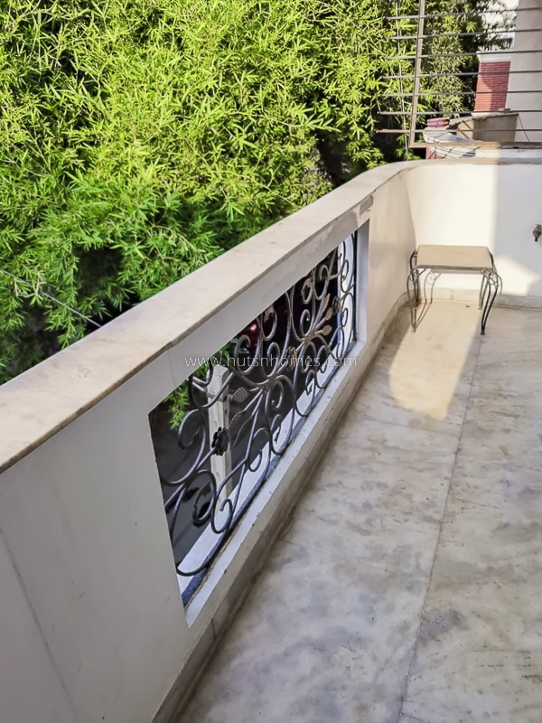 3 BHK Builder Floor For Sale in Nizamuddin East