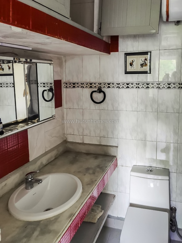 3 BHK Builder Floor For Sale in Nizamuddin East