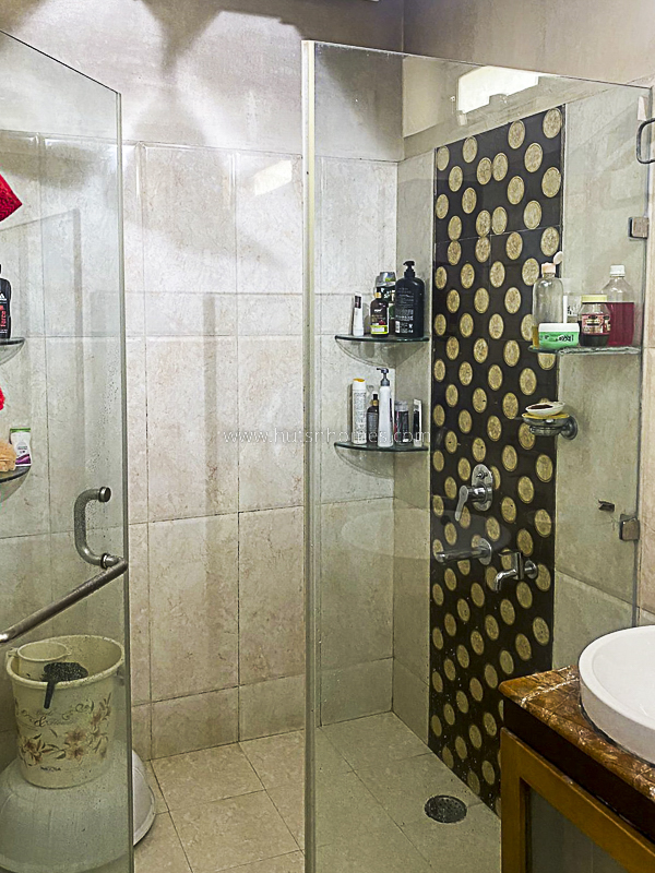 2 BHK Flat For Sale in Nizamuddin East