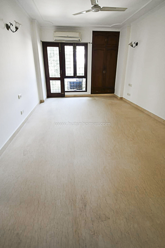 3 BHK Duplex For Sale in Nizamuddin East
