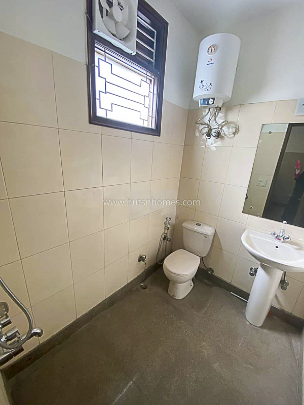 3 BHK Duplex For Sale in Nizamuddin East