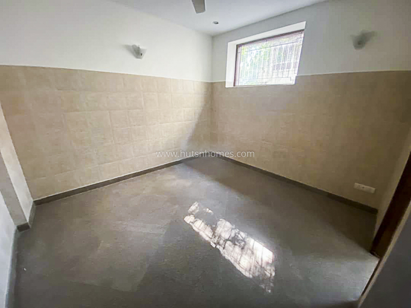 3 BHK Duplex For Sale in Nizamuddin East