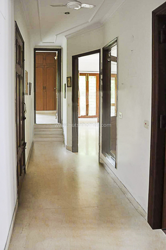 3 BHK Duplex For Sale in Nizamuddin East