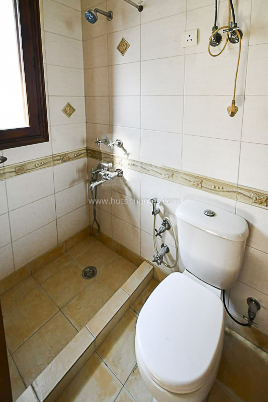 3 BHK Duplex For Sale in Nizamuddin East