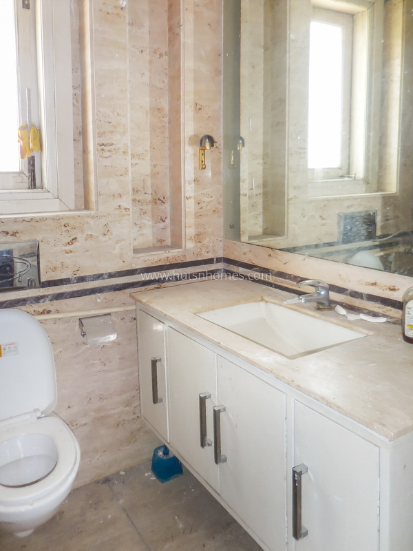 4 BHK Flat For Sale in Defence Colony