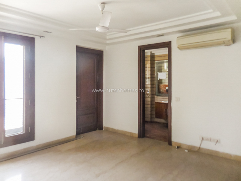4 BHK Flat For Sale in Defence Colony