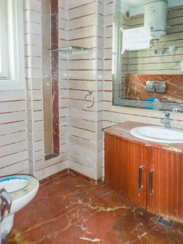 4 BHK Flat For Sale in Defence Colony